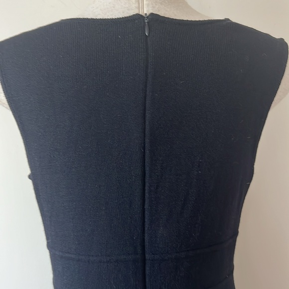💕St. John Black Santana Knit V Neck Mini Dress 4 VGUC - Picture 5 of 9